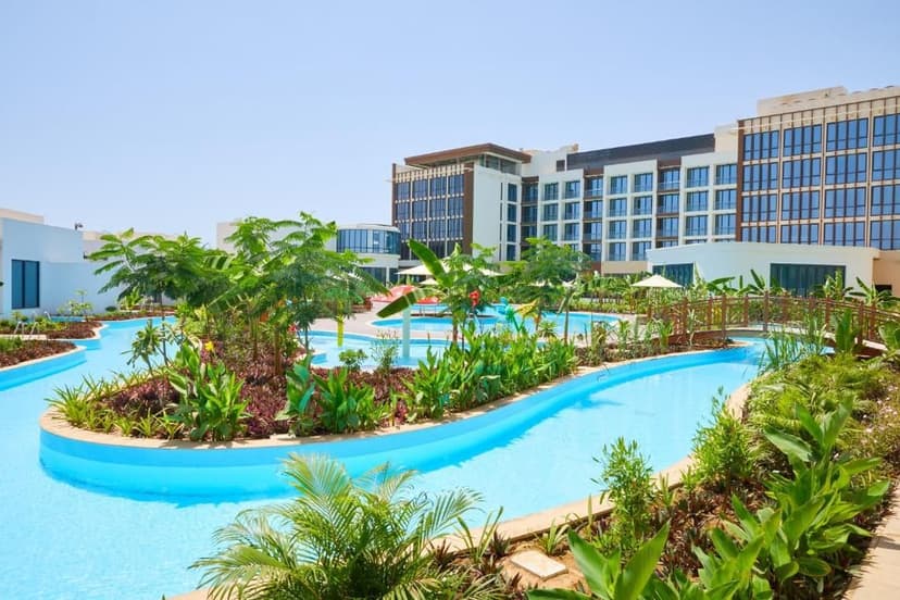 Zwembad bij een resort