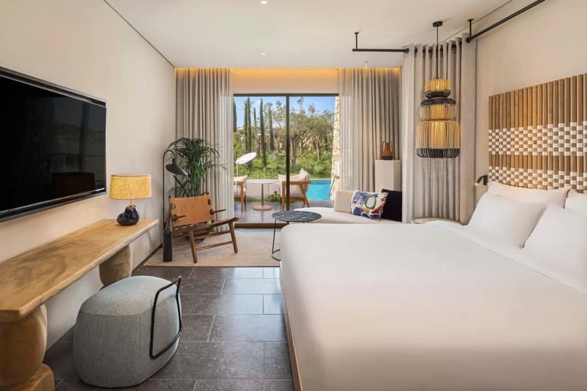 W Costa Navarino