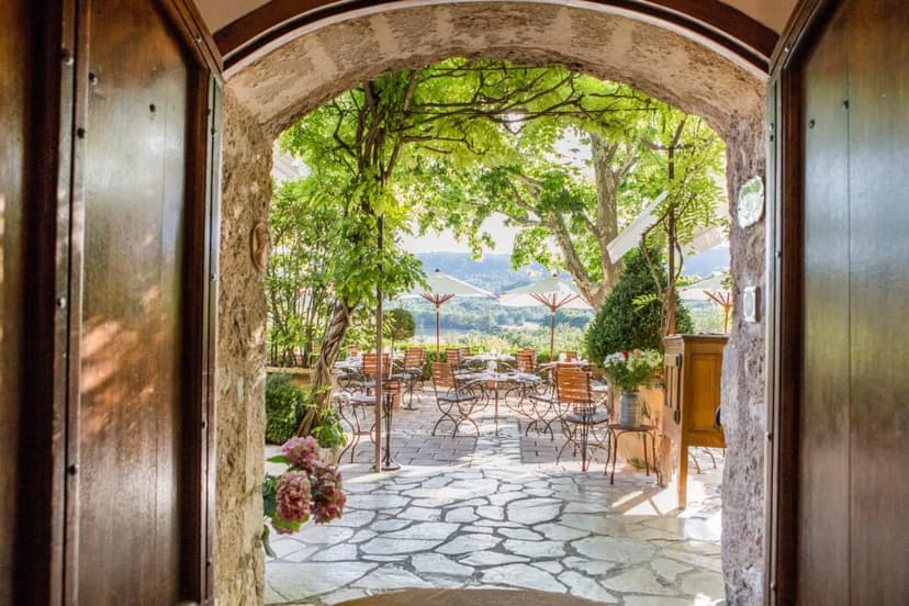 Uitzicht vanuit La Bastide de Moustiers