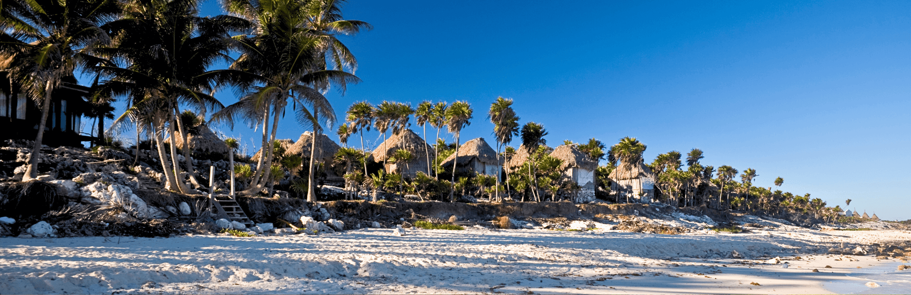 De kustlijn van Tulum vol met strand lodges