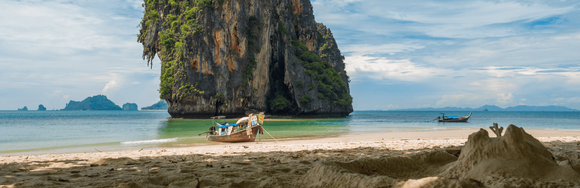 thailand bootje aan het helderblauw water