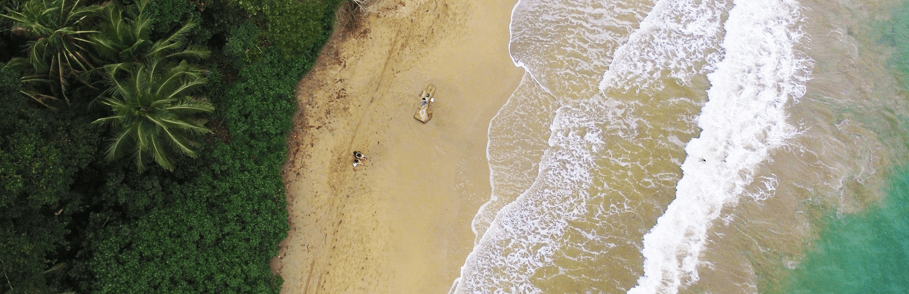 Strand en zee in Costa Rica van bovenaf