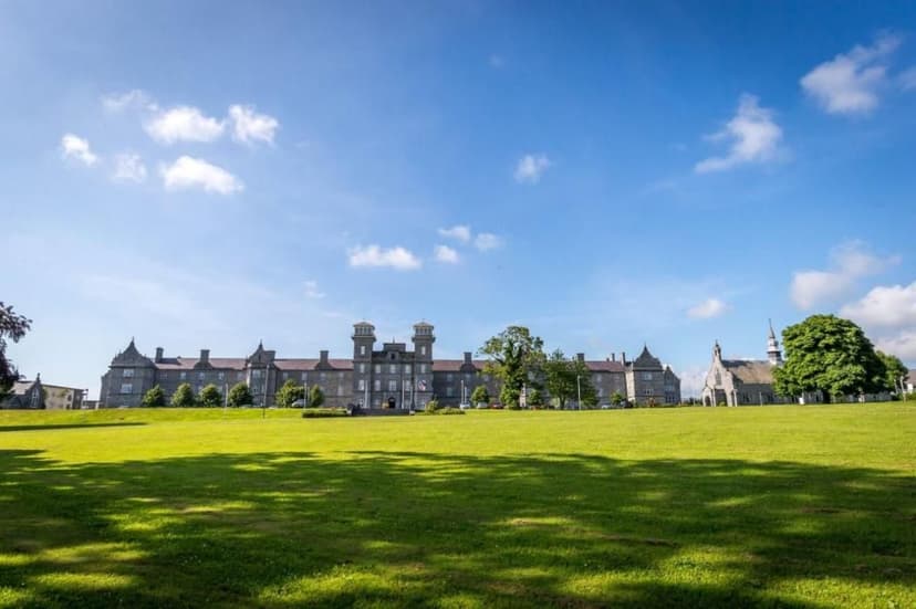 prachtige slaapplek in de natuur van Ierland