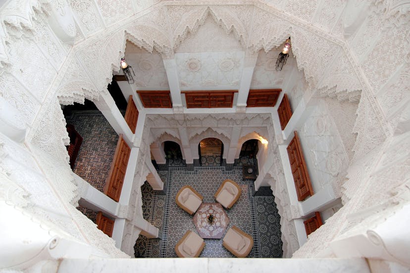 binnenplaats van een riad in marokko