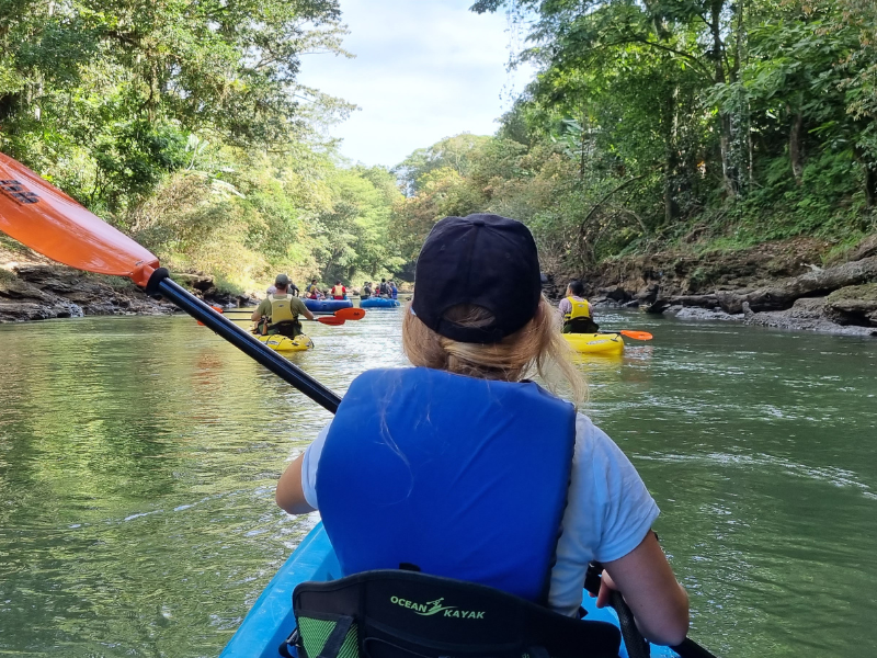 Kanoërs op rivier La Fortuna Costa Rica